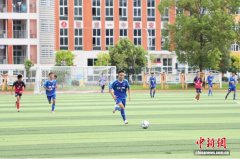 两岸青少年福建霞浦竞逐绿茵：青春同频、足球同心